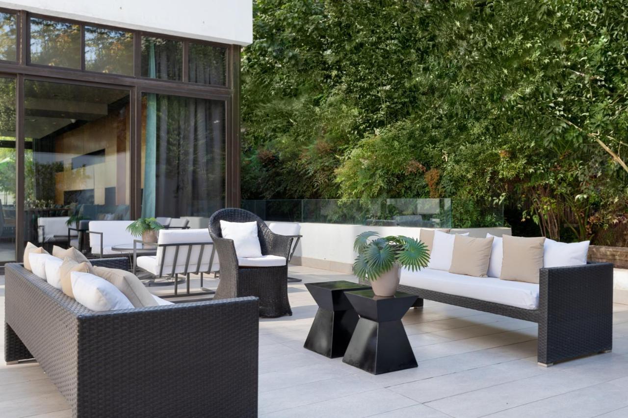 Wyndham Santiago Pettra Hotel Ngoại thất bức ảnh Outdoor furniture