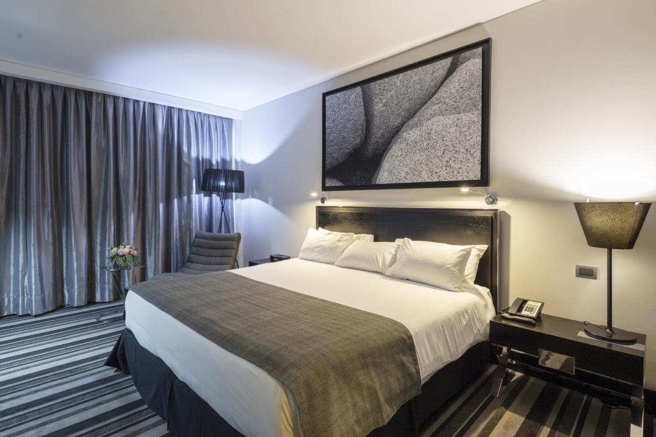 Wyndham Santiago Pettra Hotel Ngoại thất bức ảnh