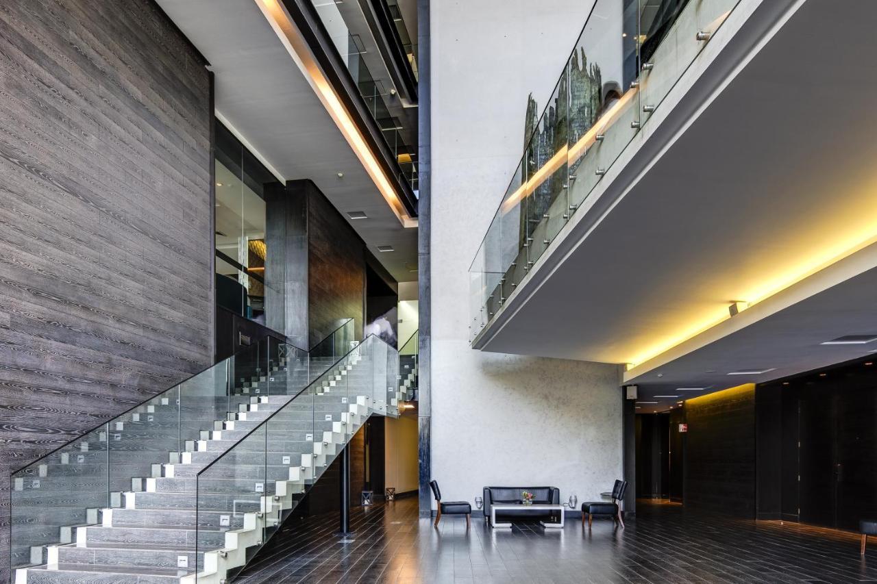 Wyndham Santiago Pettra Hotel Ngoại thất bức ảnh Interior of the building