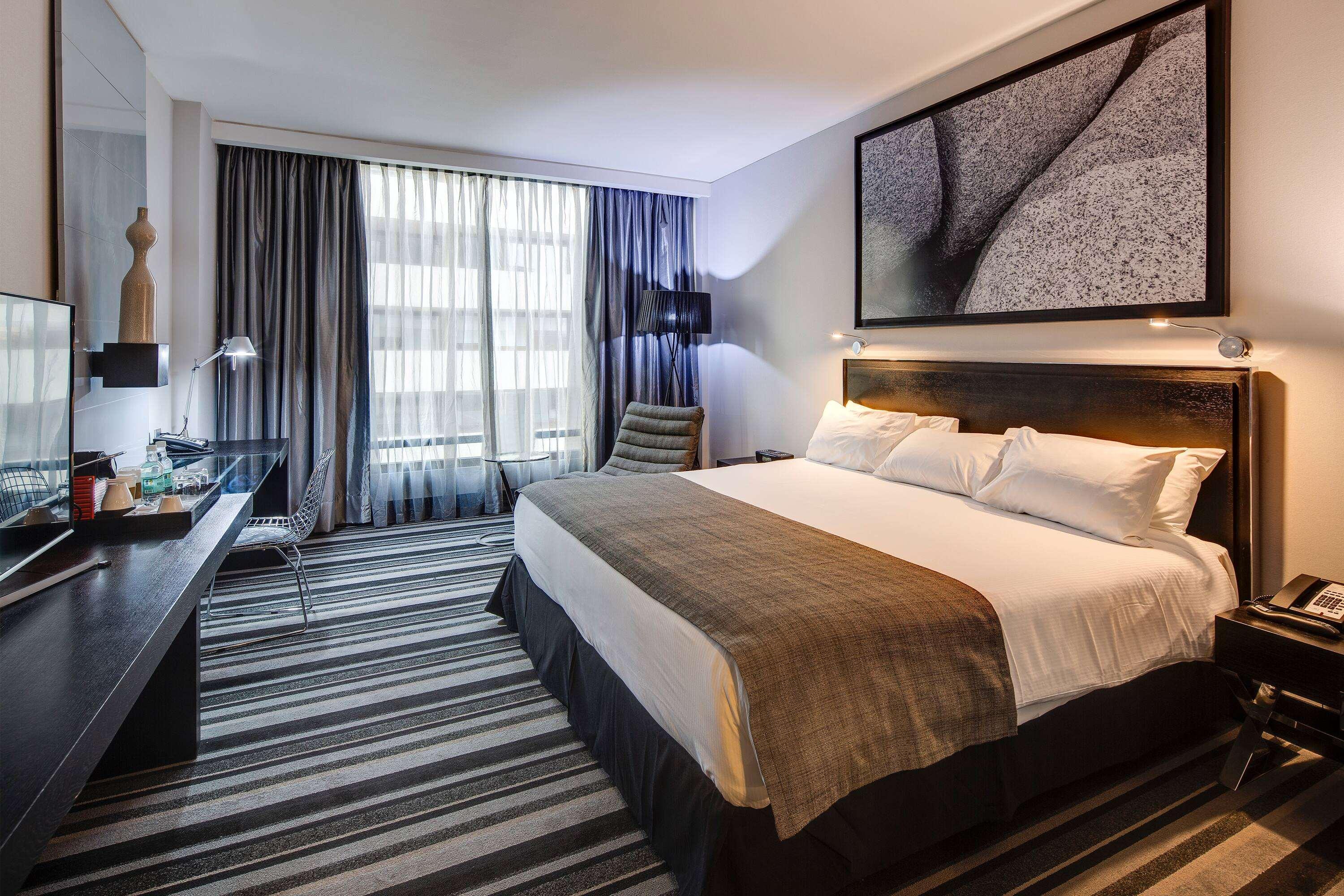 Wyndham Santiago Pettra Hotel Ngoại thất bức ảnh A room at the hotel