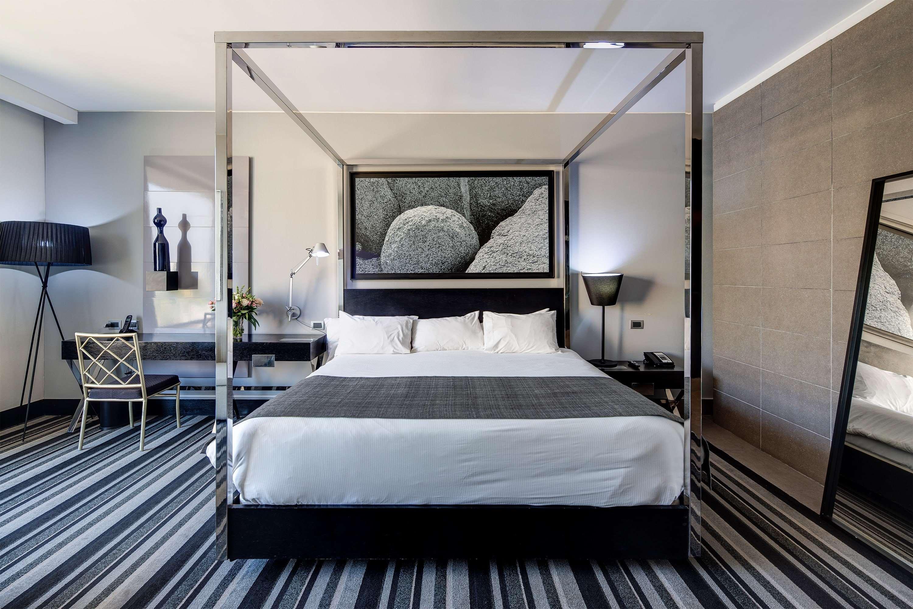 Wyndham Santiago Pettra Hotel Ngoại thất bức ảnh A room at the hotel