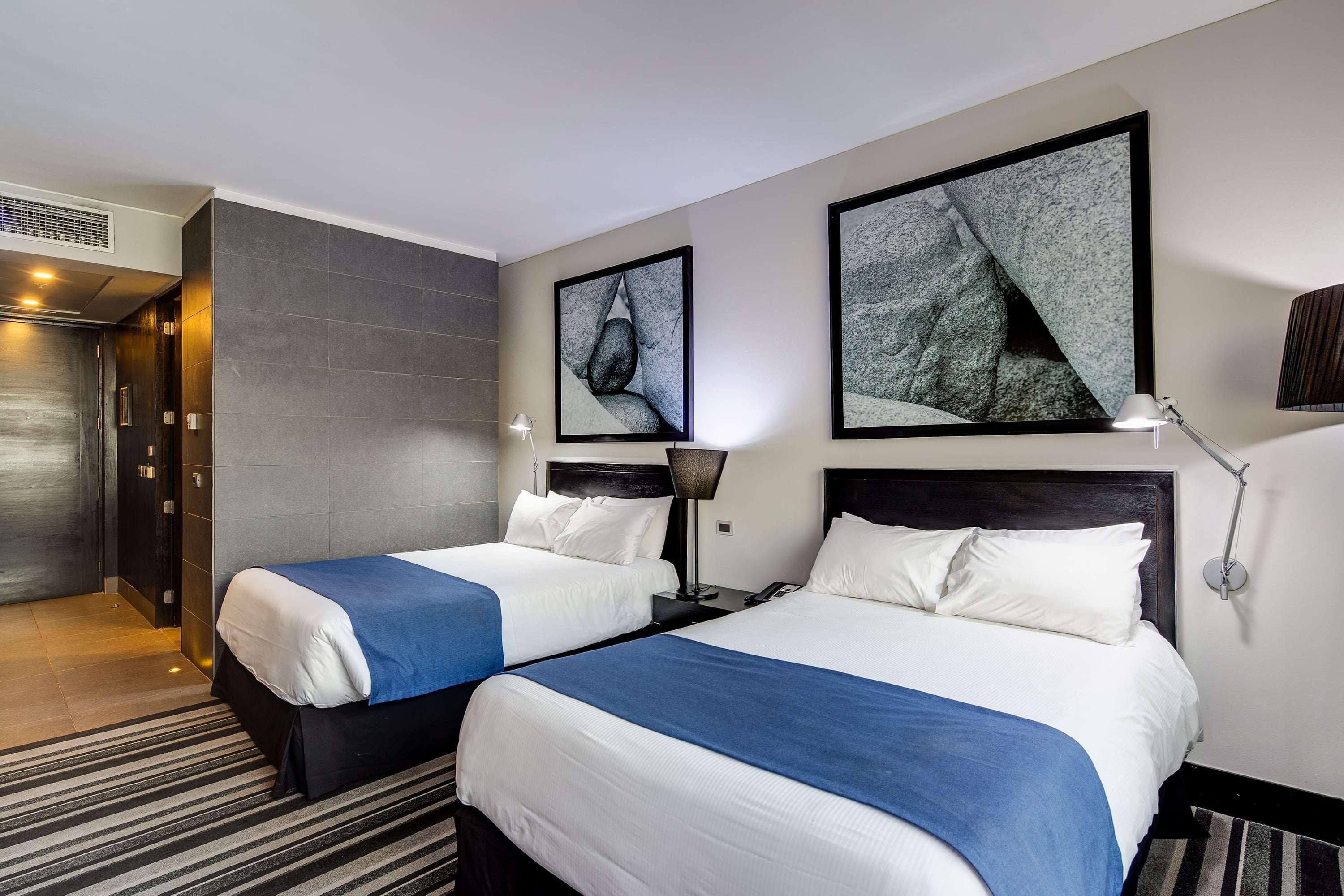 Wyndham Santiago Pettra Hotel Ngoại thất bức ảnh A room at the hotel